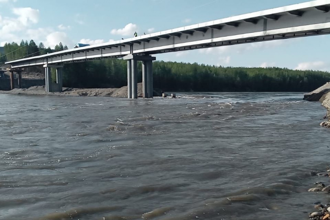 О реконструкции мостового перехода через реку Аллах-Юнь